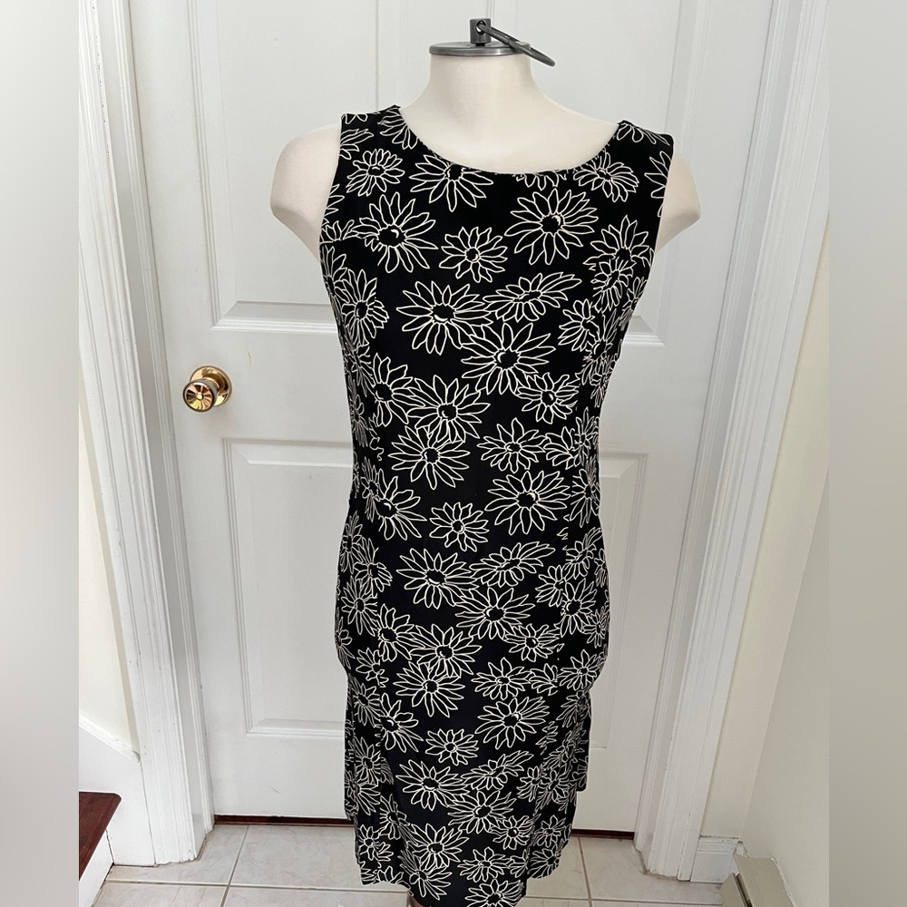 Quintieri sleeveless floral dress size 6